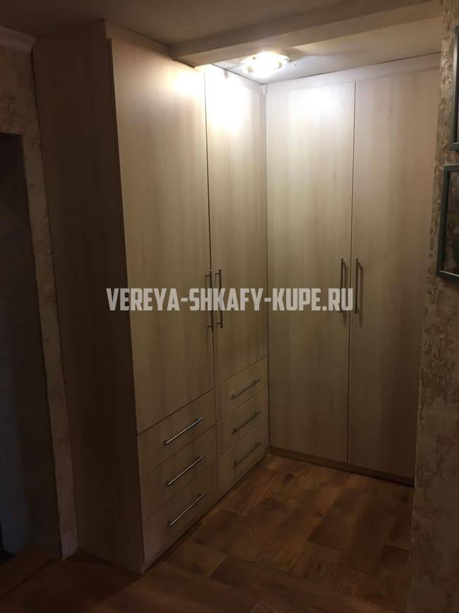 Распашные шкафы Верея
