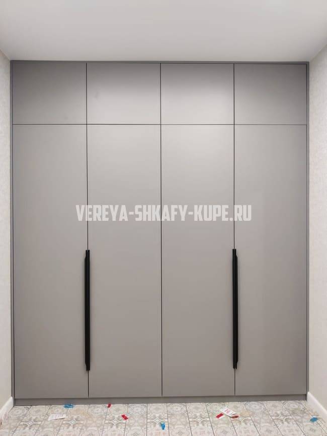 Распашные шкафы Верея